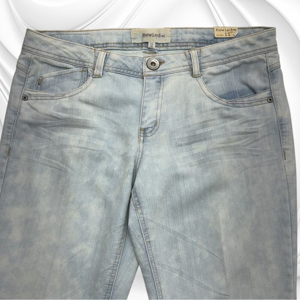 REWIND Women’s 11 (juniors) Faded Blue Crop Blue Jeans